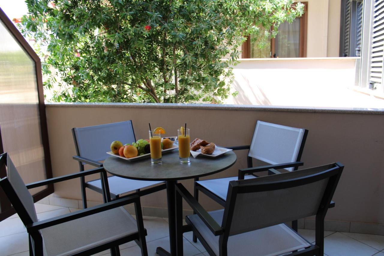 Meliton Inn Hotel & Suites By The Beach Неос Мармарас Екстериор снимка