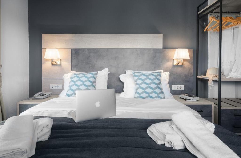 Meliton Inn Hotel & Suites By The Beach Неос Мармарас Екстериор снимка
